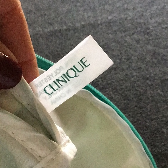 Clinique Cosmetic Bags Set of 2 Green Yellow Blue New without tags - Picture 8 of 9